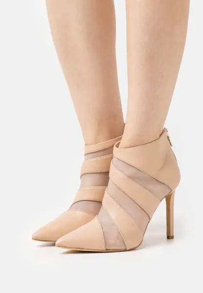 Ботильоны на каблуке Guess