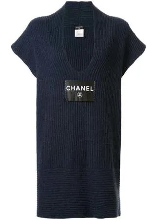 Chanel Pre-Owned трикотажное платье с нашивкой-логотипом