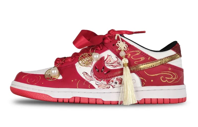 Кроссовки Nike Dunk Skateboarding Shoes Women's Low-top Red Gold, золотой