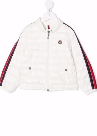 Moncler Enfant пуховик с нашивкой-логотипом
