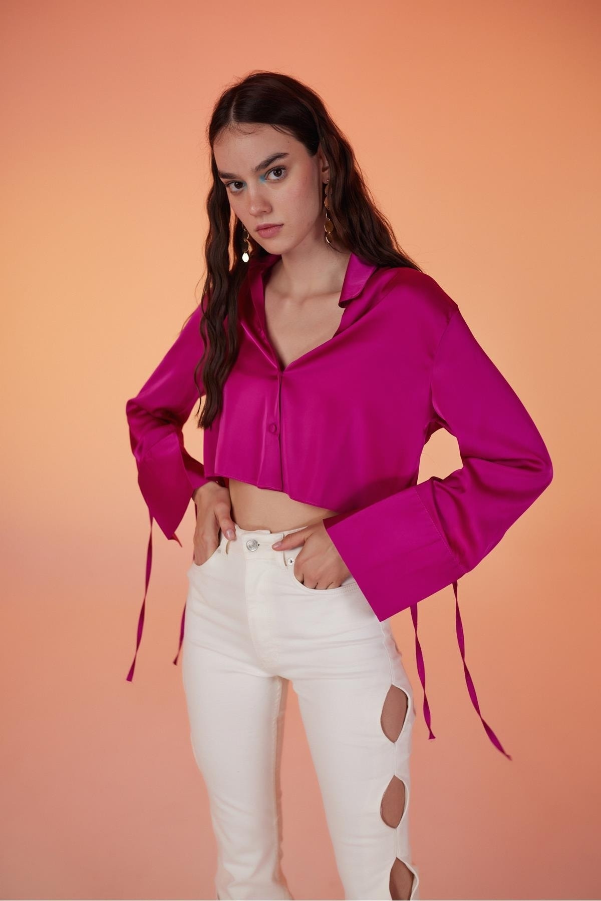 Укороченная шелковистая рубашка из атласа со специальной текстурой, розовая HOLLY LOLLY, розовый