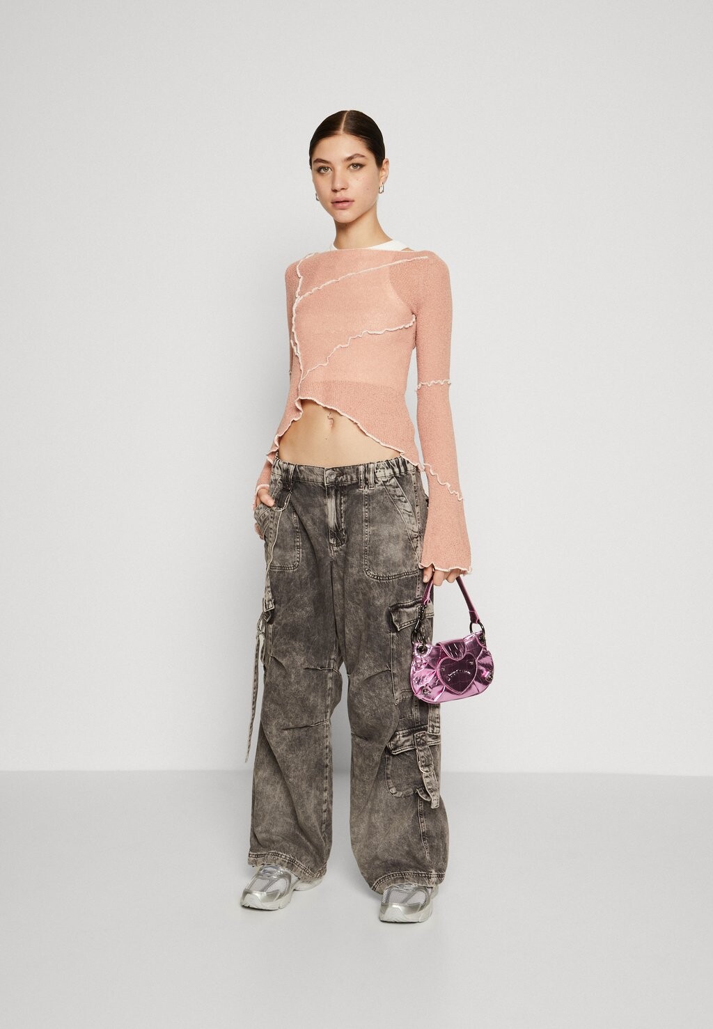 Свитшот BDG Urban Outfitters ПРОЗРАЧНЫЙ ОВЕРЛОЧНЫЙ ШВ, розовый