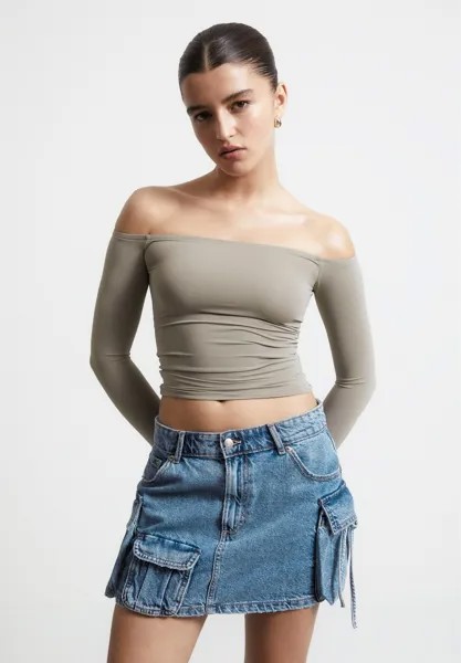 Рубашка с длинным рукавом SLIM FIT OFF-THE-SHOULDER PULL&BEAR, цвет beige