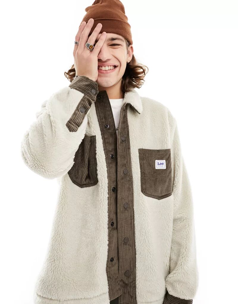 Бежевая меховая куртка-рубашка Lee в стиле тедди с контрастными деталями
