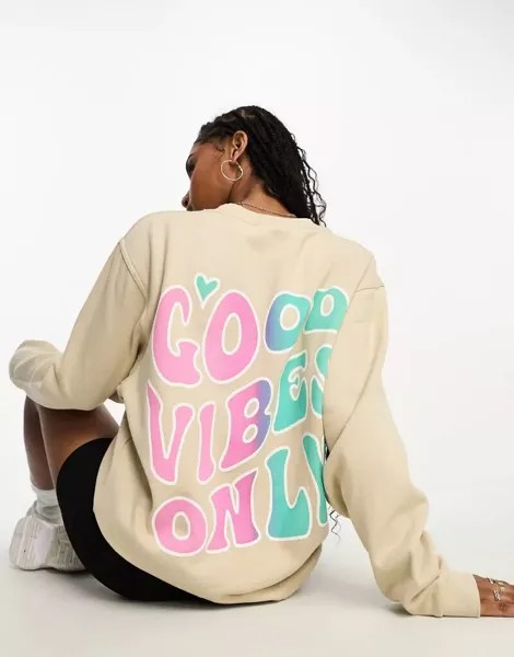 Эксклюзивный свитшот In The Style каменно-бежевого цвета с мотивом Good Vibes Only