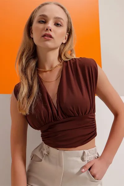 Женская коричневая укороченная блузка песочного цвета с v-образным вырезом спереди и драпировкой на талии Trend Alaçatı Stili, коричневый