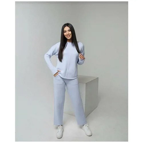 Костюм женский трикотажный брючный
