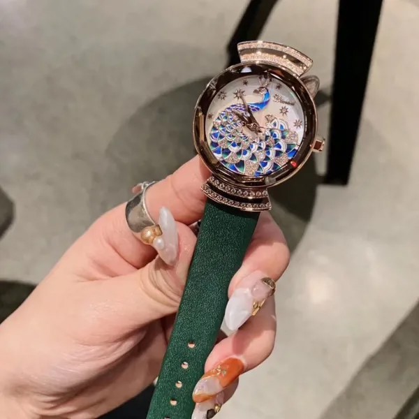 Элегантные женские часы Noble с павлином, винтажные вечерние часы с эмалью, эффектные наручные часы ручной работы с кристаллами и кожаным реме...
