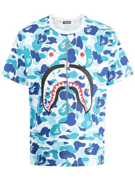 A BATHING APE® футболка с камуфляжным принтом и логотипом