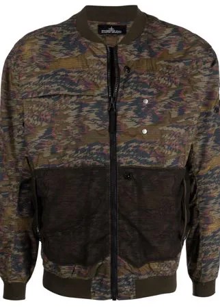 Stone Island Shadow Project бомбер с геометричным принтом