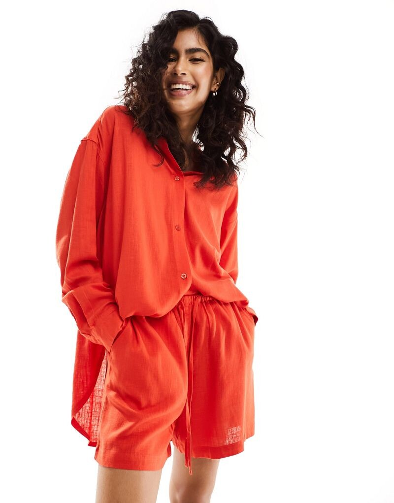 Красные льняные шорты-пулеметы ASOS DESIGN