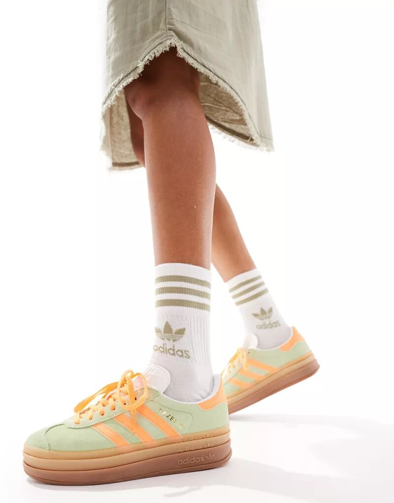 Мятно-зеленые и оранжевые кроссовки на платформе adidas Originals Gazelle Bold