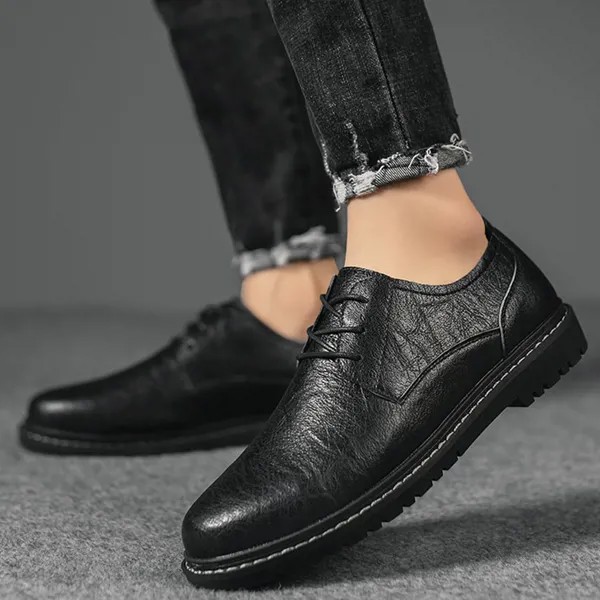 Мужские минималистичные туфли на шнурке