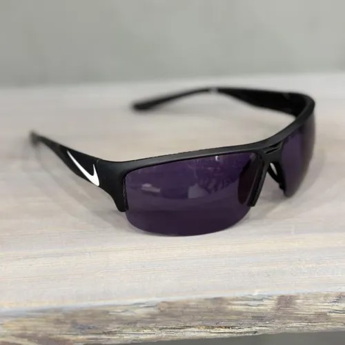 Солнцезащитные очки NIKE EV0871-010, черный