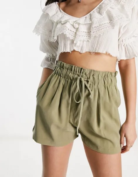 Льняные шорты цвета хаки с эластичной резинкой на талии Pull&Bear