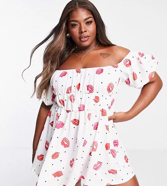 Белое платье мини с открытыми плечами и принтом губ ASOS DESIGN Curve-Разноцветный