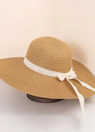 Соломенная шляпа с бантом