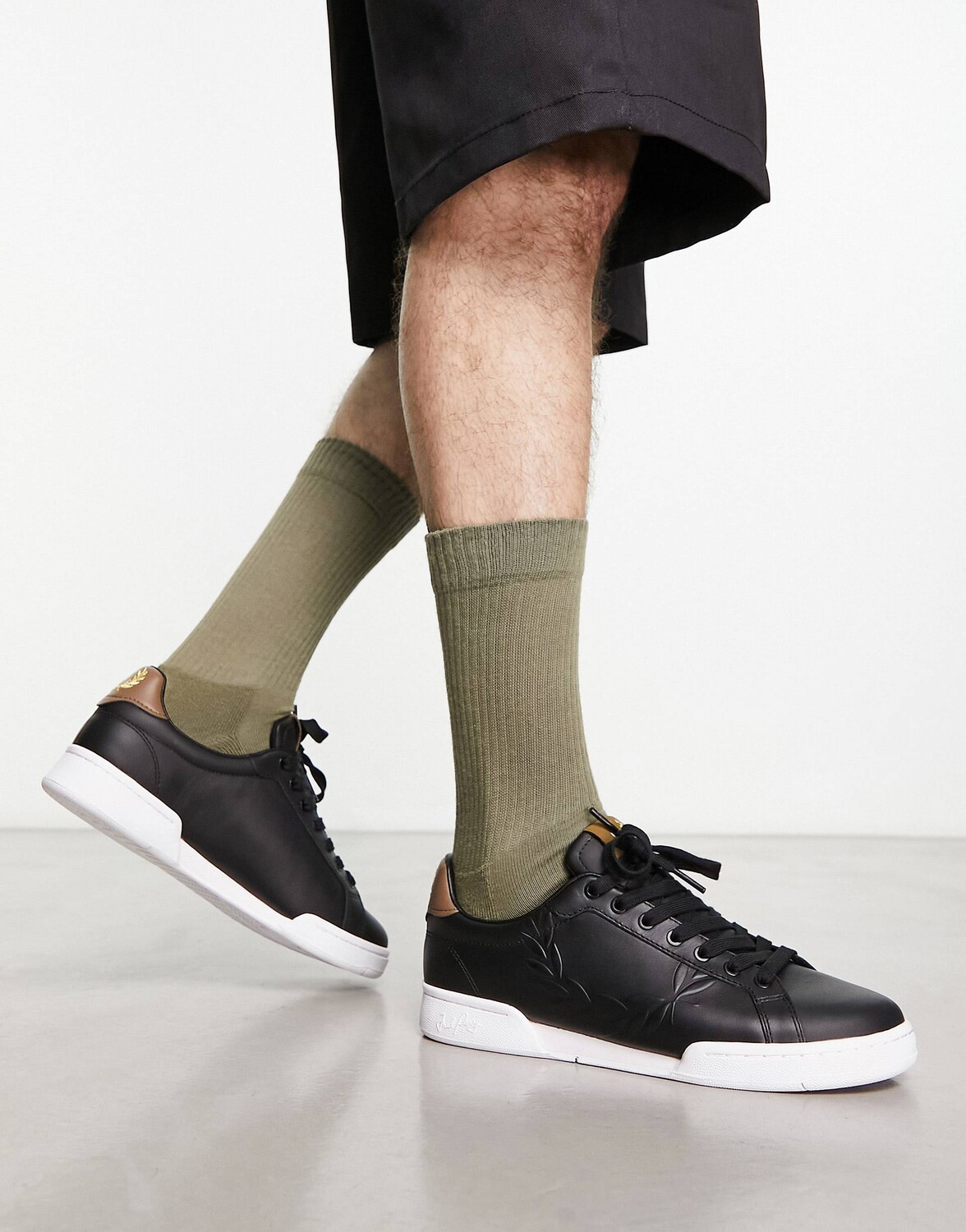 Черные кожаные кроссовки Fred Perry b722