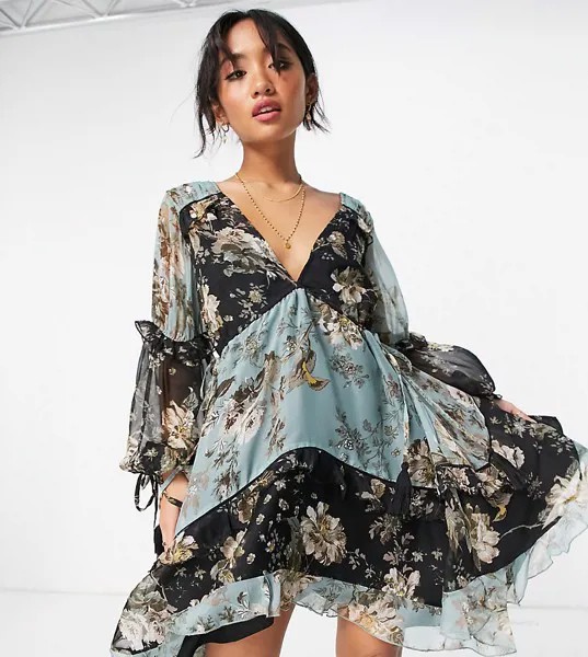 Многоярусное платье мини со сборками и цветочным принтом ASOS DESIGN Petite-Красный