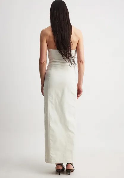 Длинное платье ZWEIREIHIGES BANDEAU NA-KD, кремовый