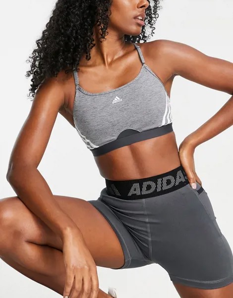 Серый спортивный бюстгальтер низкой степени поддержки с 3 полосками adidas Training