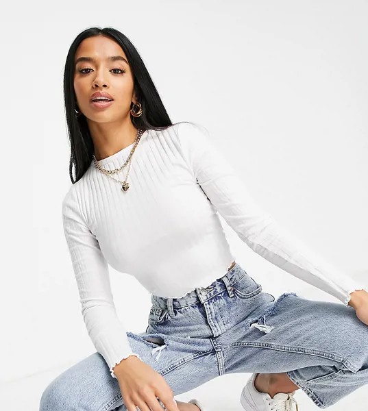 Белая укороченная футболка с волнистым краем ASOS DESIGN Petite-Белый