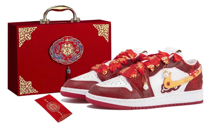 Кроссовки Air Jordan 1 Vintage Basketball Shoes Women's Low-top White/Gold/Red, золотой