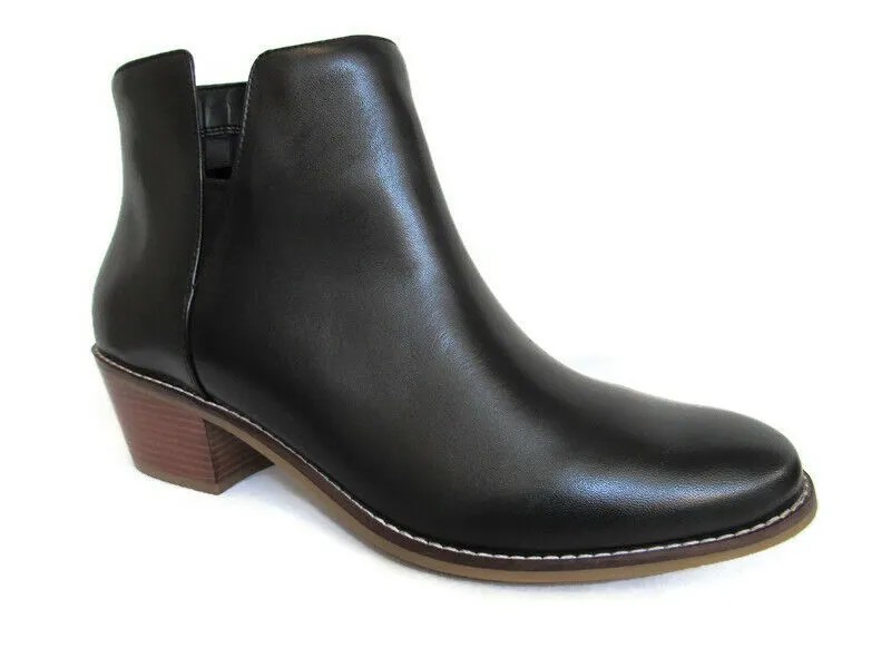 Черные кожаные сапоги без застежек COLE HAAN Abbot #D44240