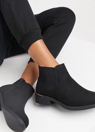 Черные ботинки челси из искусственной замши на плоской подошве с металлической вставкой New Look Wide Fit-Черный