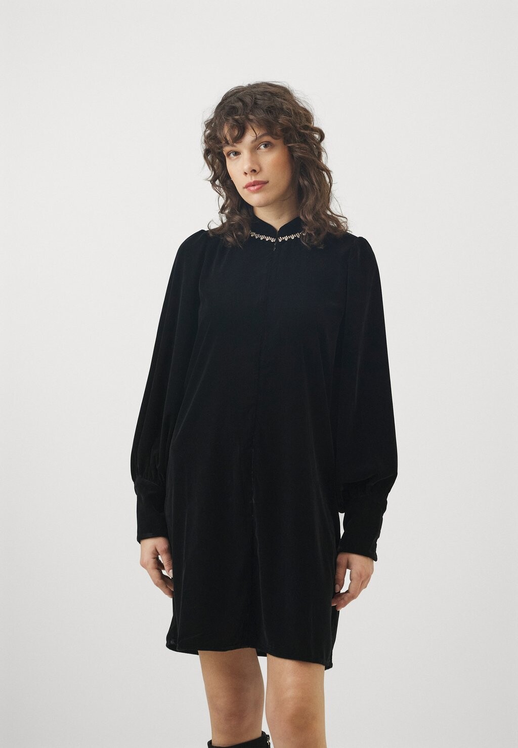 Элегантное платье BLACKSHAW CECIA DRESS Bruuns Bazaar, черный