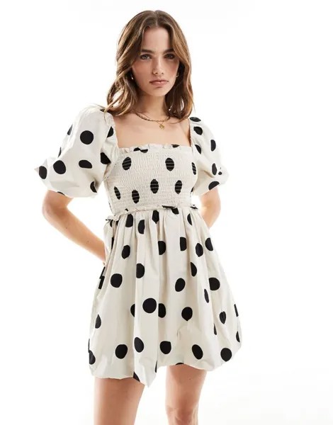 Miss Selfridge — кремовое мини-платье с рюшами из поплина в горошек