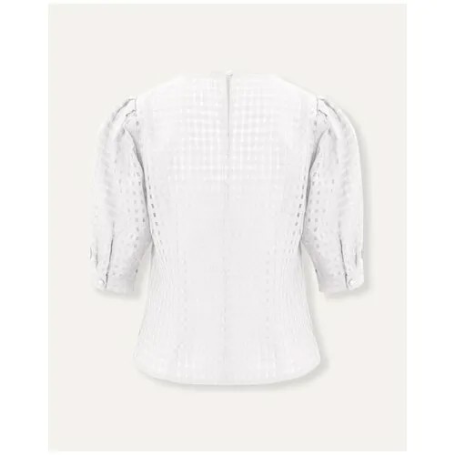 Белая блузка с перфорацией