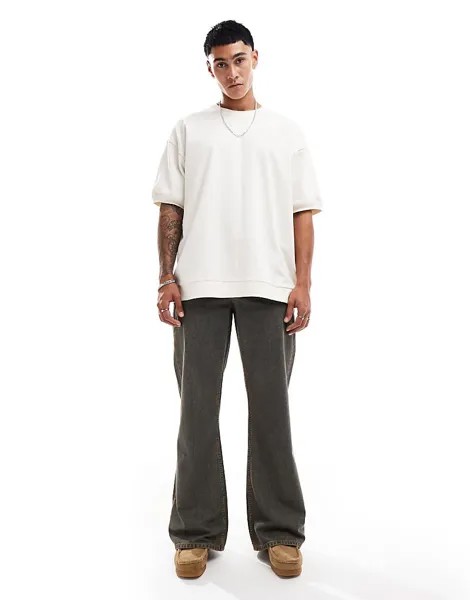 Светлые расклешенные джинсы ASOS DESIGN с тонированным эффектом