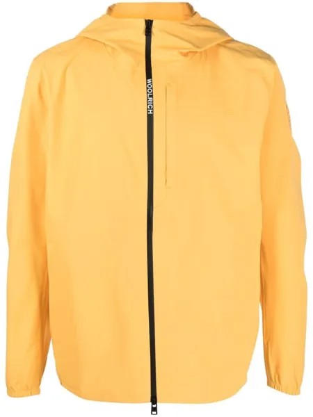Woolrich куртка с капюшоном и логотипом, желтый