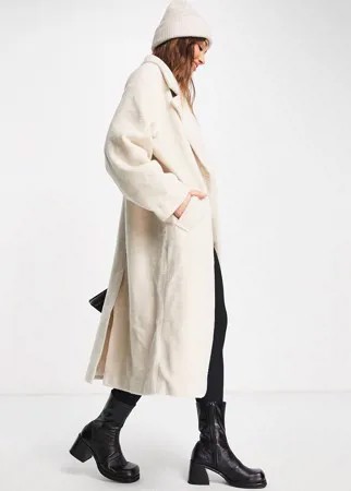 Бежевое oversized-пальто из букле ASOS DESIGN-Белый