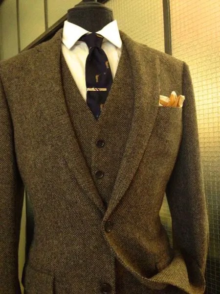 2017 последние конструкции пальто брюки коричневый твид мужской костюм на выпускной Slim Fit 3 предмета смокинг на заказ костюмы жениха нежный Бл...