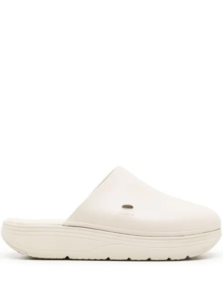 Шлепанцы Polk с тисненым логотипом Suicoke, бежевый