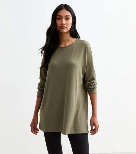 Оливковый длинный свободный топ Soft Touch New Look, оливковый