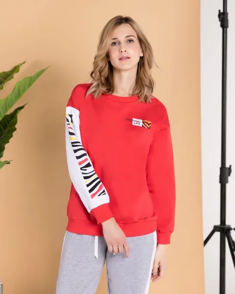 Свитшот женский BARMARISKA Яркая жизнь красный 40-42
