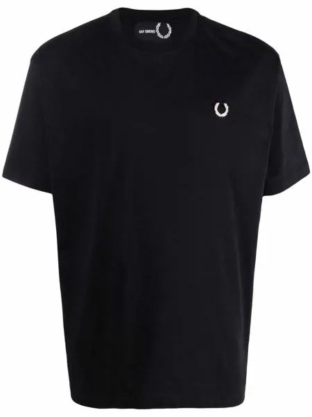 Raf Simons X Fred Perry футболка с логотипом