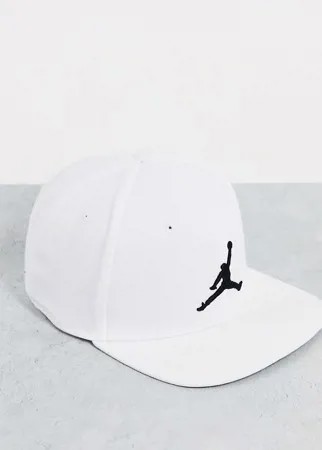 Белая бейсболка Nike Jordan Pro Jumpman-Белый