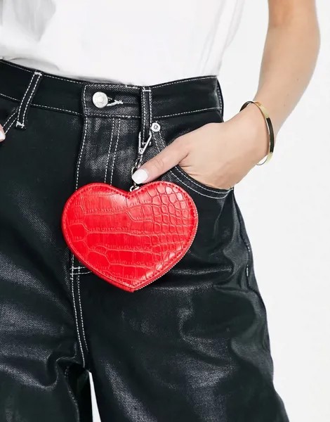 Красный кошелек в форме сердца с эффектом крокодиловой кожи Monki