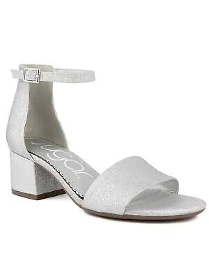 SUGAR Женские серебряные блестящие босоножки на блочном каблуке Noelle с круглым носком 9,5 м