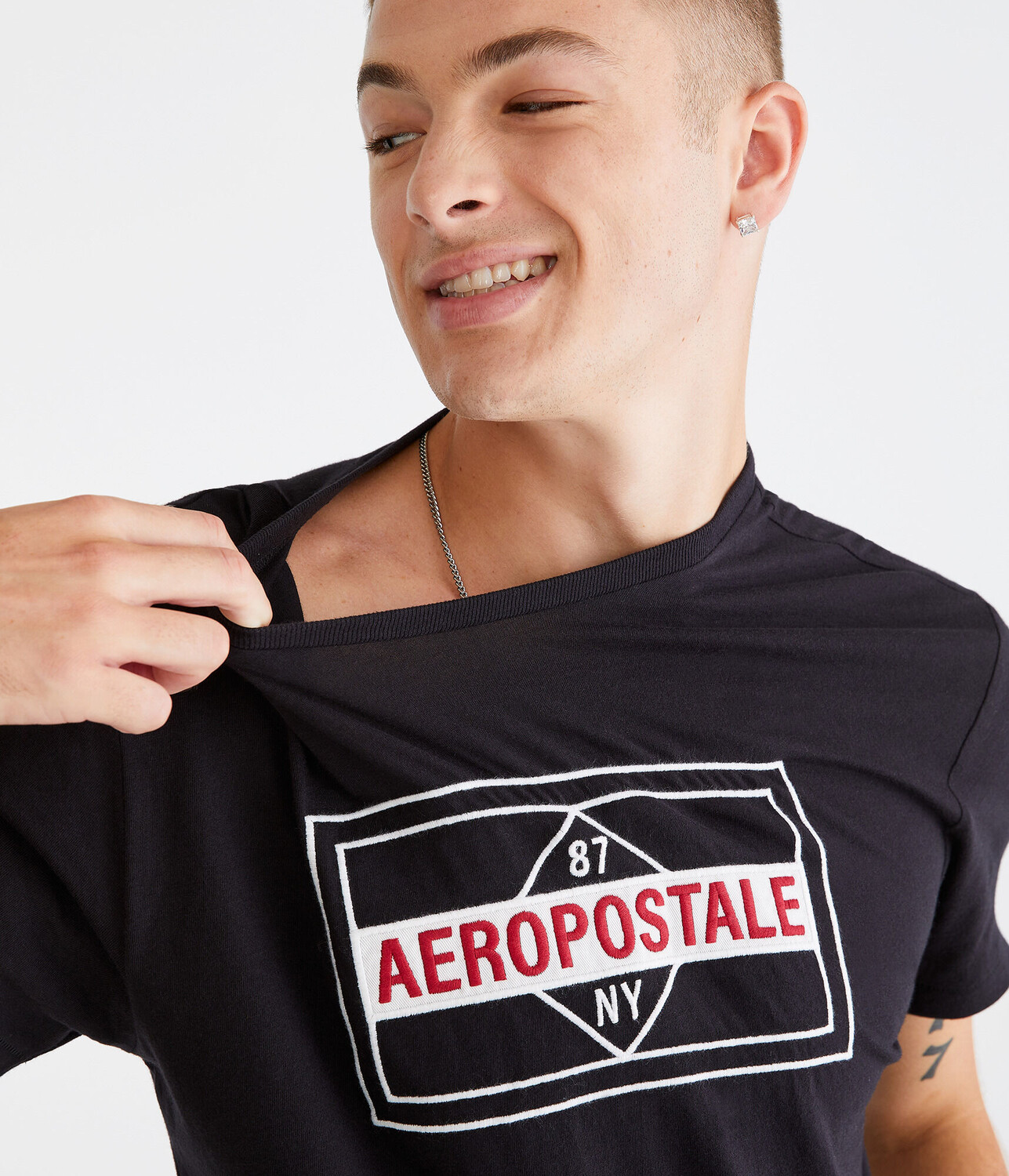 Футболка 87 с графической аппликацией в виде ромба Aeropostale, черный
