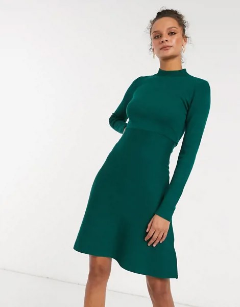 Короткое приталенное платье из трикотажа изумрудно-зеленого цвета с высоким воротником Girl In Mind-Зеленый
