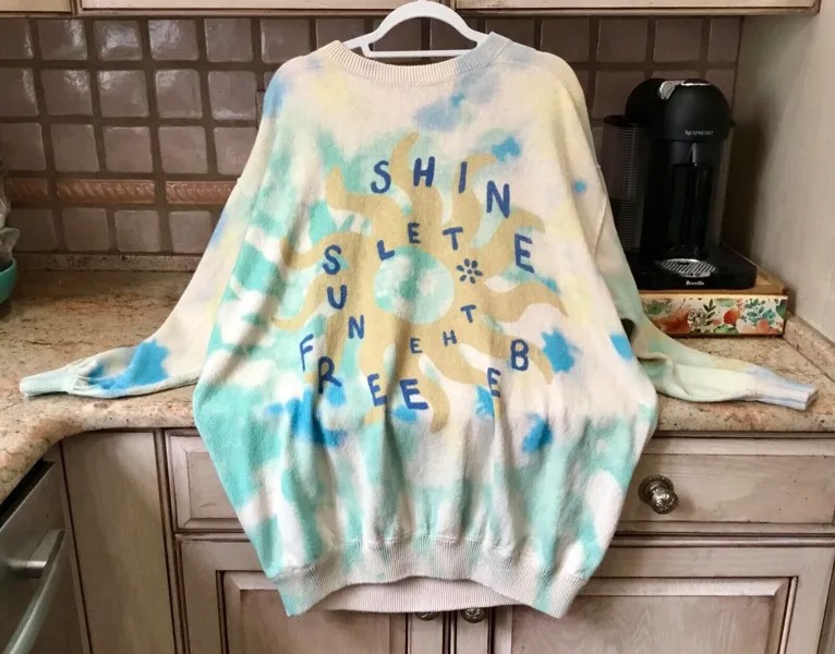 Пуловер с рисунком Free People Cosmos Sunny Skies Combo Tie Dye цвета слоновой кости S НОВИНКА