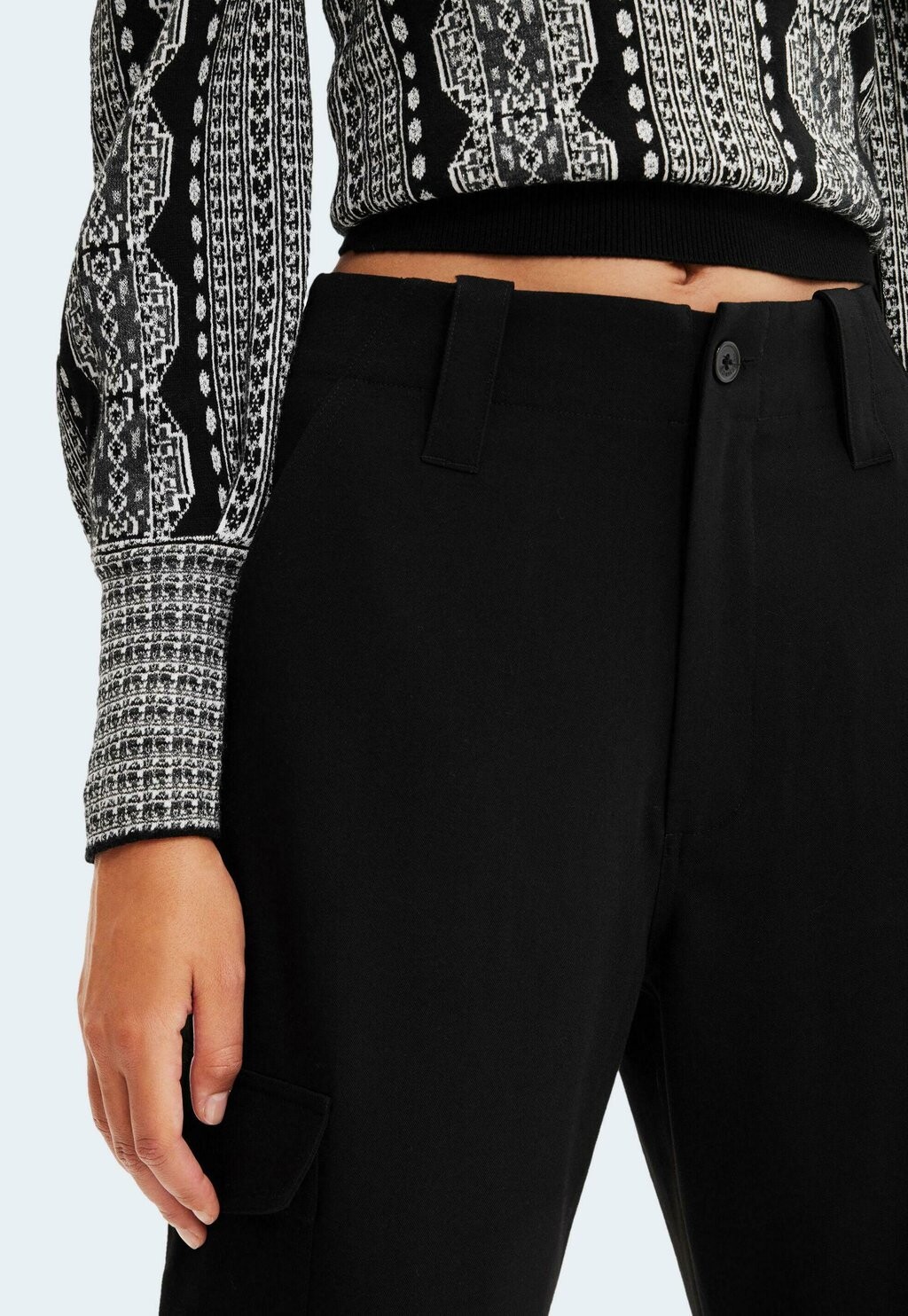 Брюки с боковыми карманами Desigual, черные