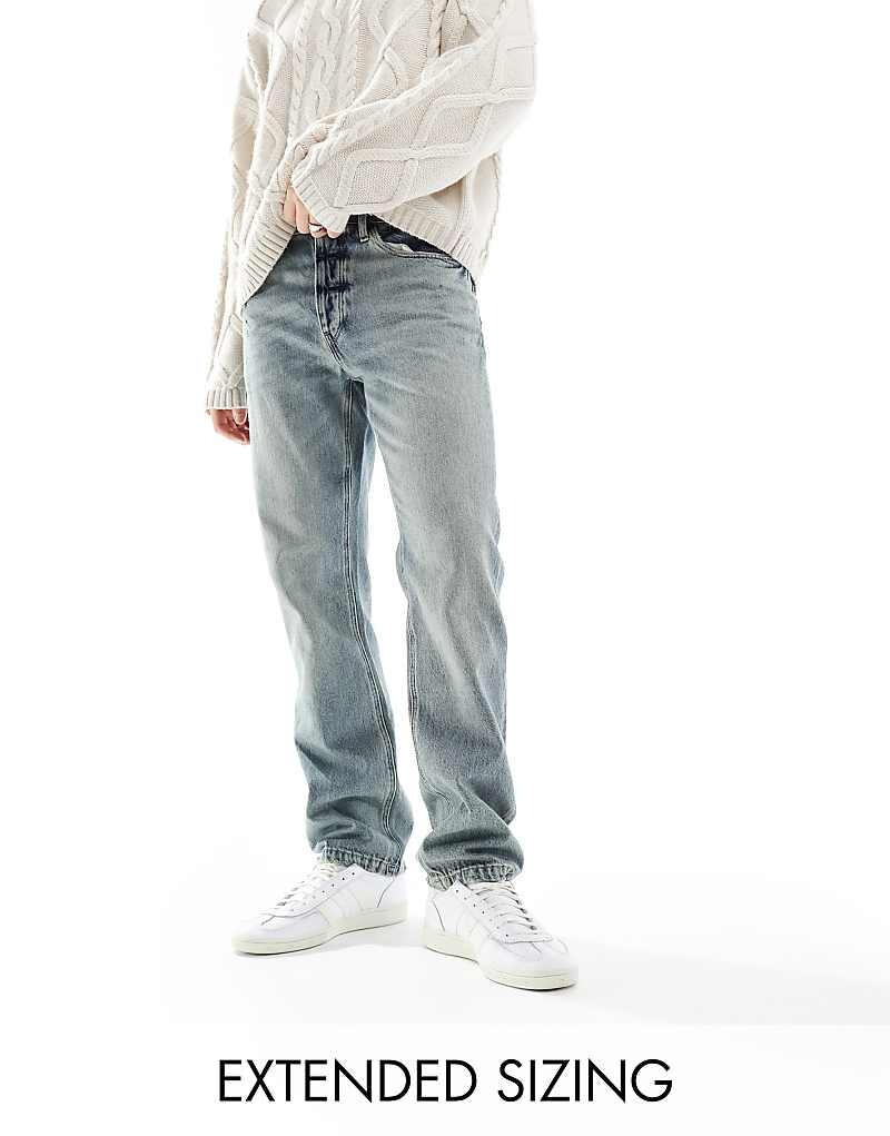 Голубые прямые потертые джинсы ASOS DESIGN