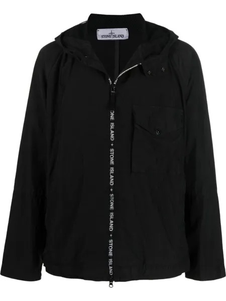 Stone Island куртка с капюшоном и логотипом, черный