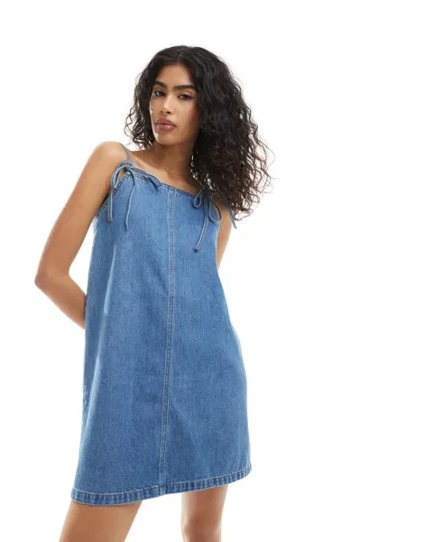 Синее джинсовое платье с бантами ASOS DESIGN